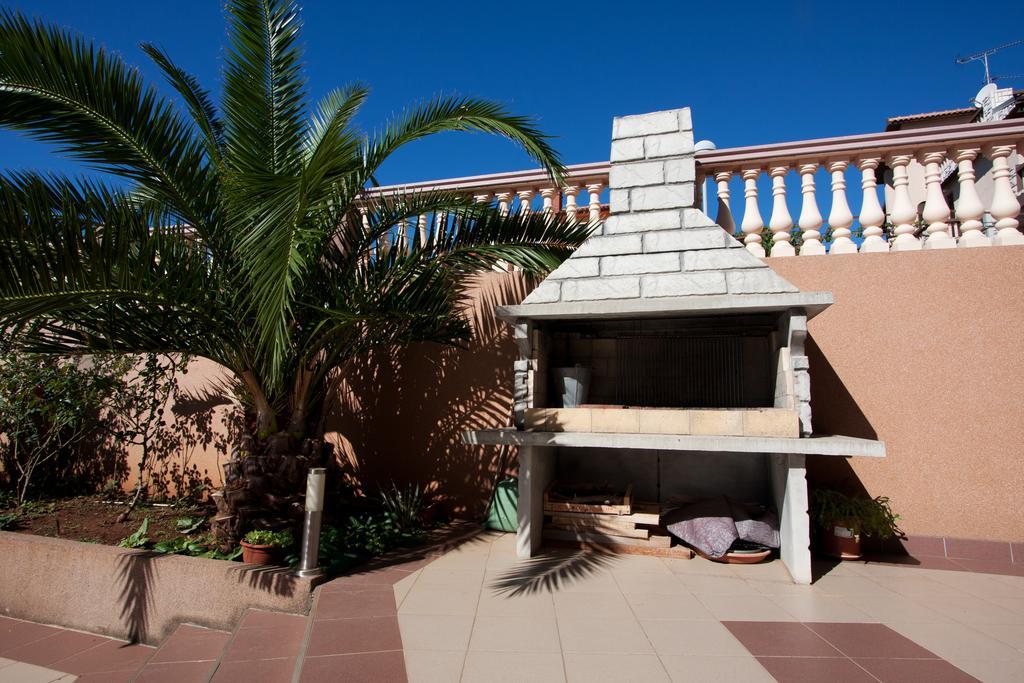 Apartments Canaria Пула Екстериор снимка
