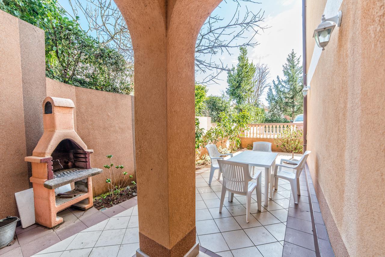 Apartments Canaria Пула Екстериор снимка