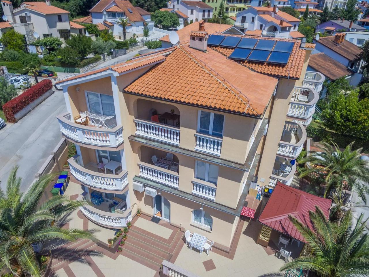 Apartments Canaria Пула Екстериор снимка