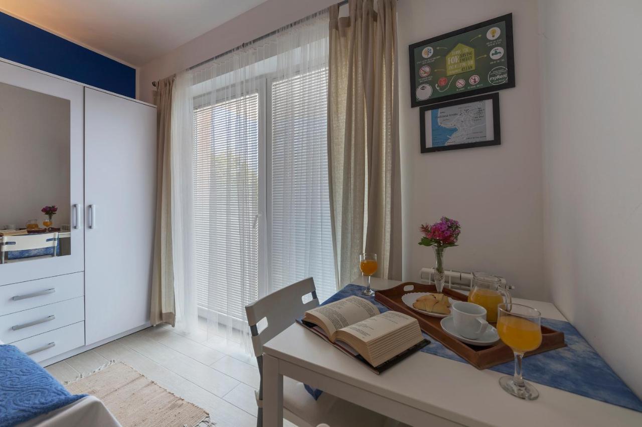 Apartments Canaria Пула Екстериор снимка