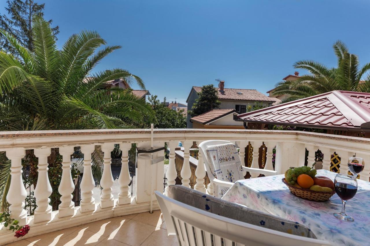 Apartments Canaria Пула Екстериор снимка