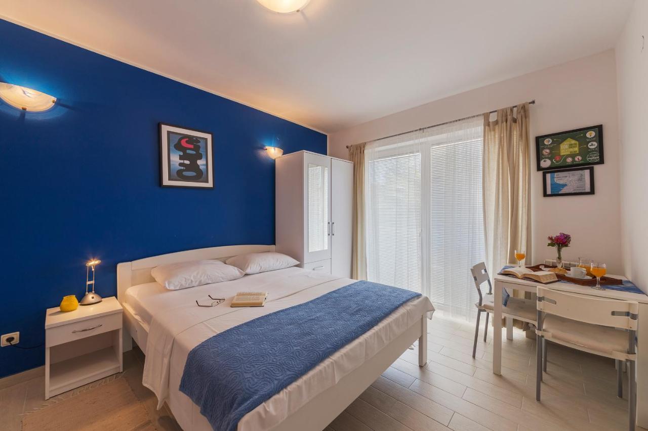 Apartments Canaria Пула Екстериор снимка