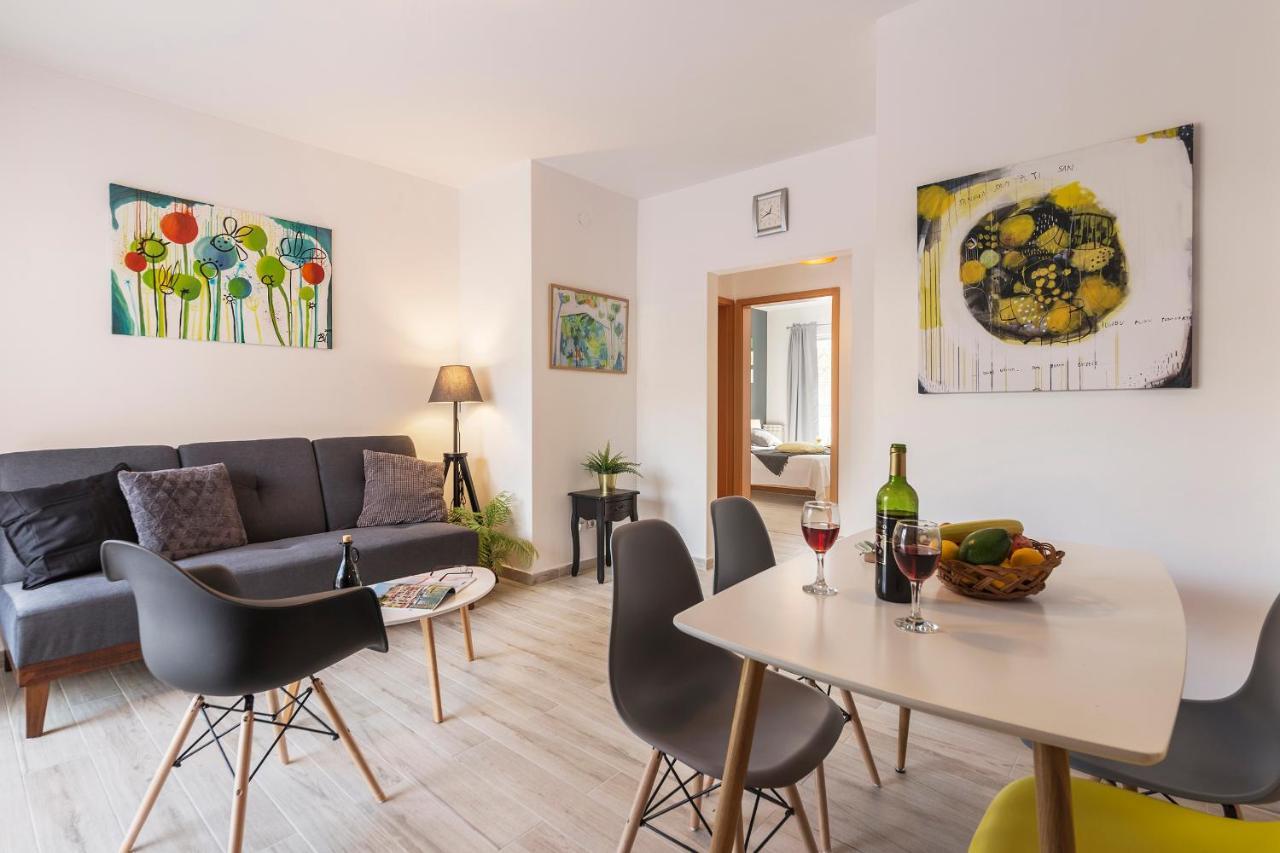 Apartments Canaria Пула Екстериор снимка
