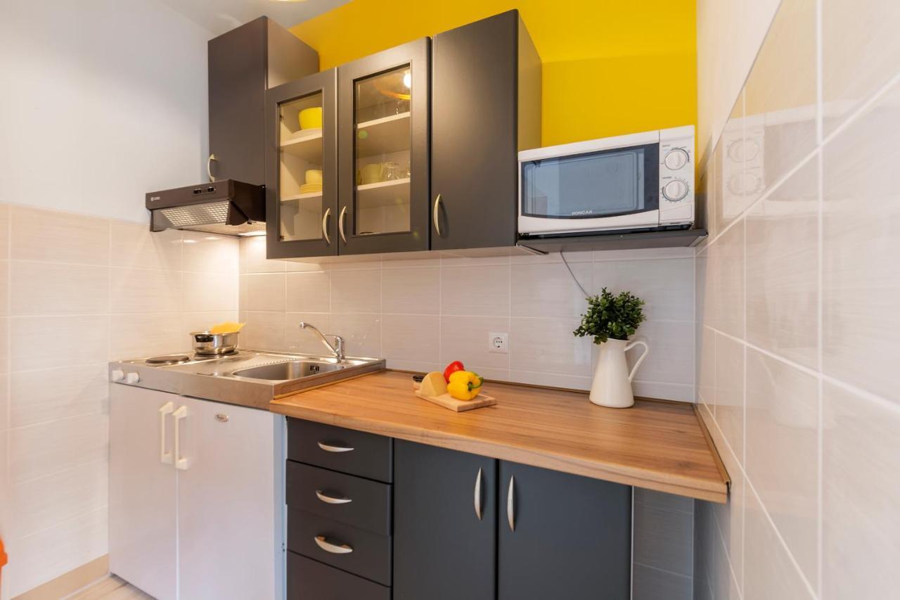 Apartments Canaria Пула Екстериор снимка