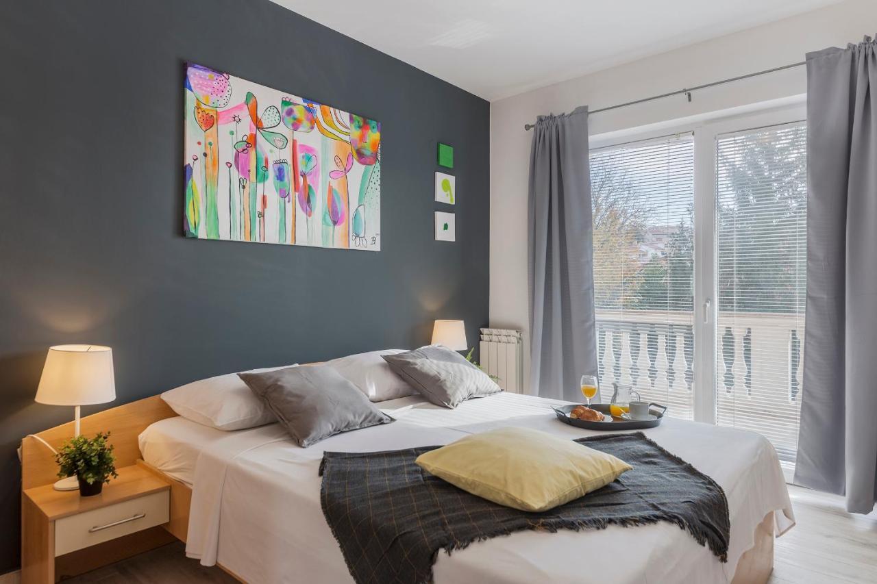 Apartments Canaria Пула Екстериор снимка