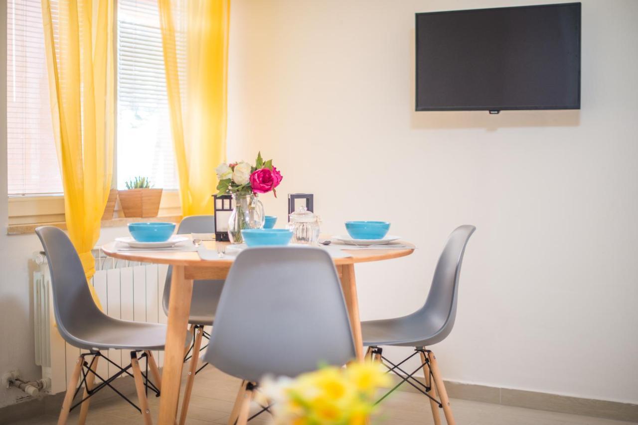 Apartments Canaria Пула Екстериор снимка