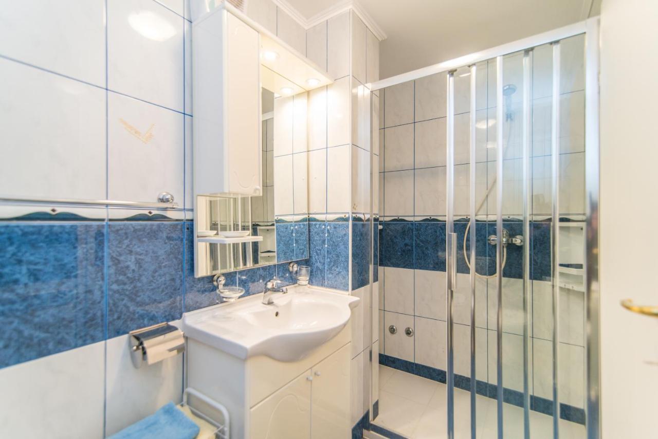 Apartments Canaria Пула Екстериор снимка